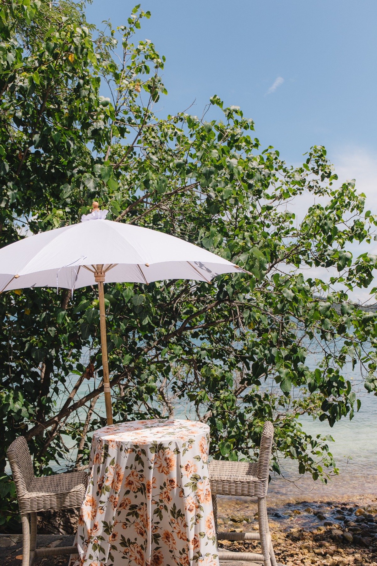 umbrellas for beach wedding
