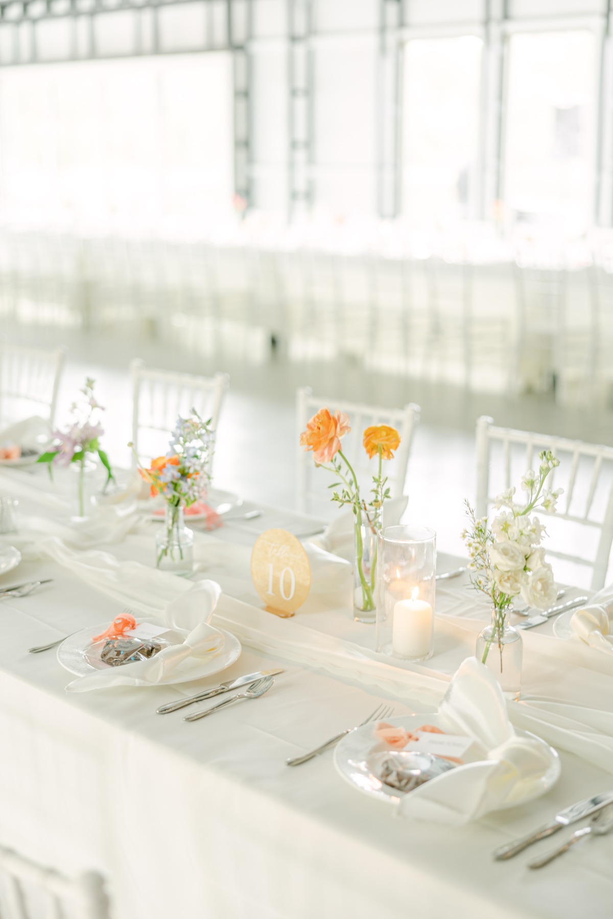 simple yet chic table decor