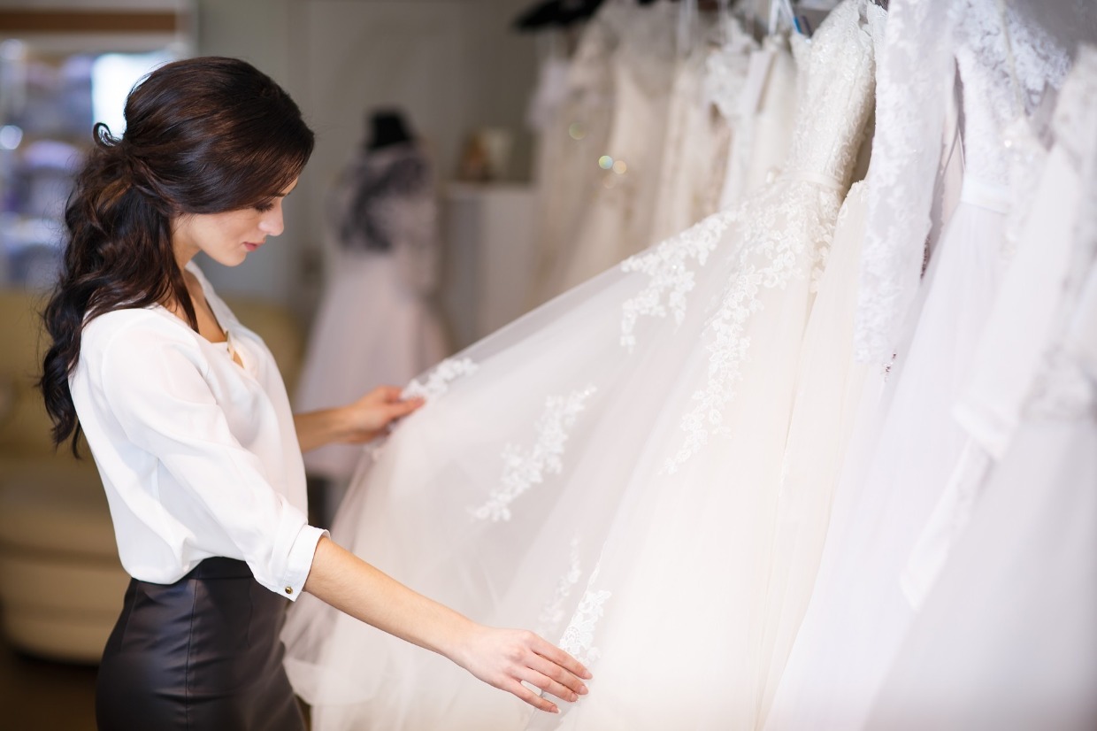 What to look for when wedding dress shopping
