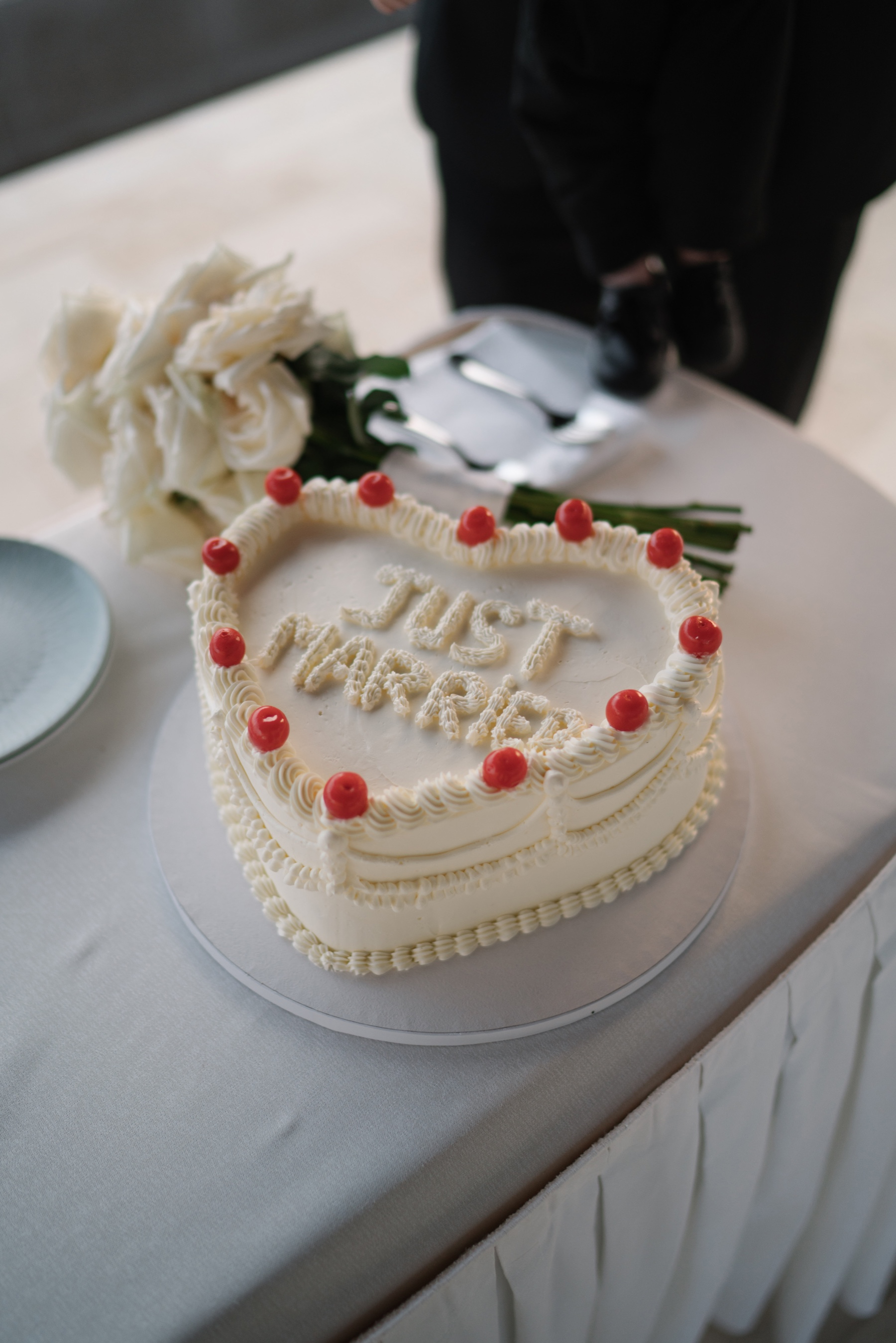 heart-shaped wedding cake