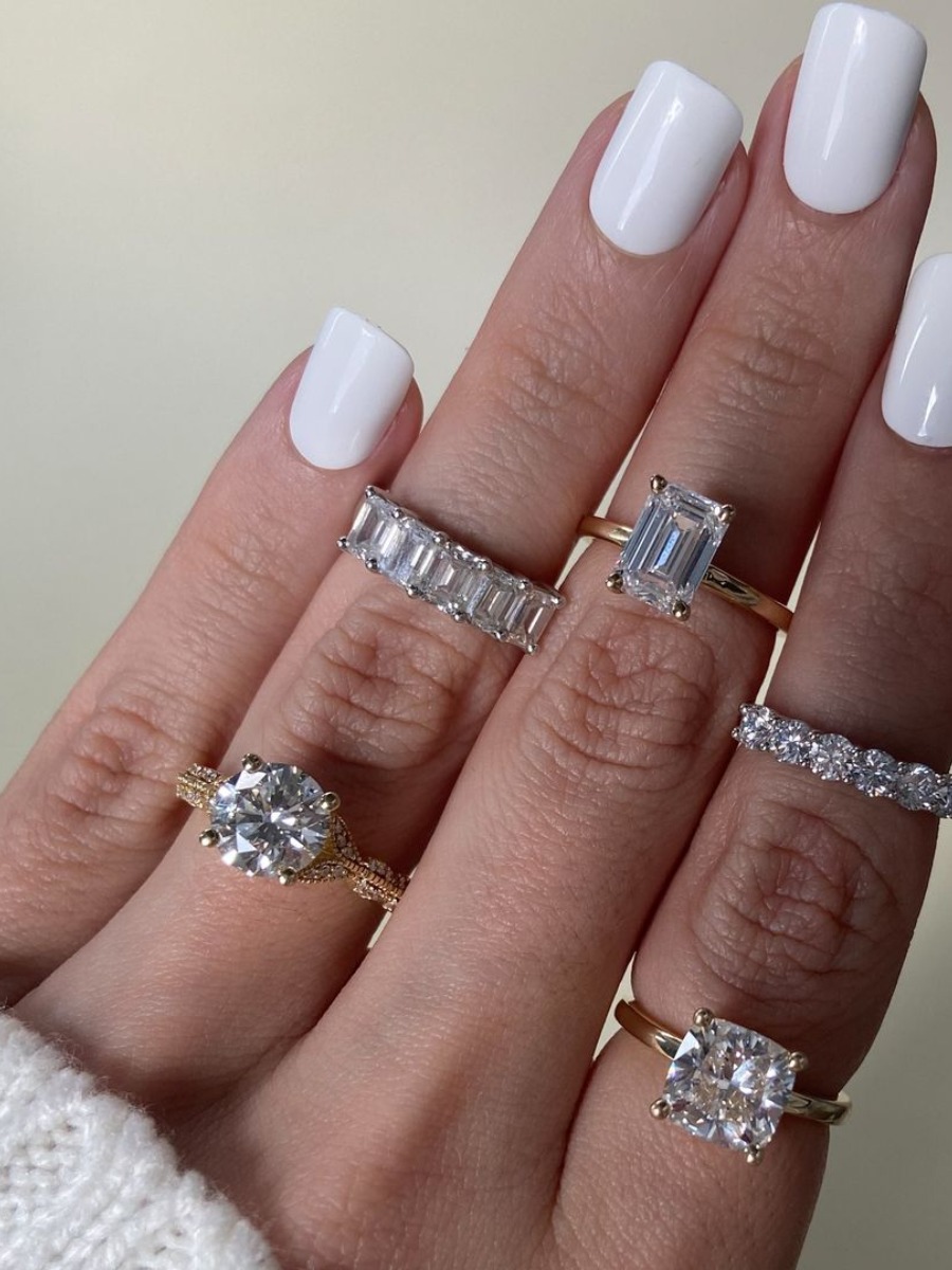 Your Complete Guide to Buying a Wedding Band for Her Blog