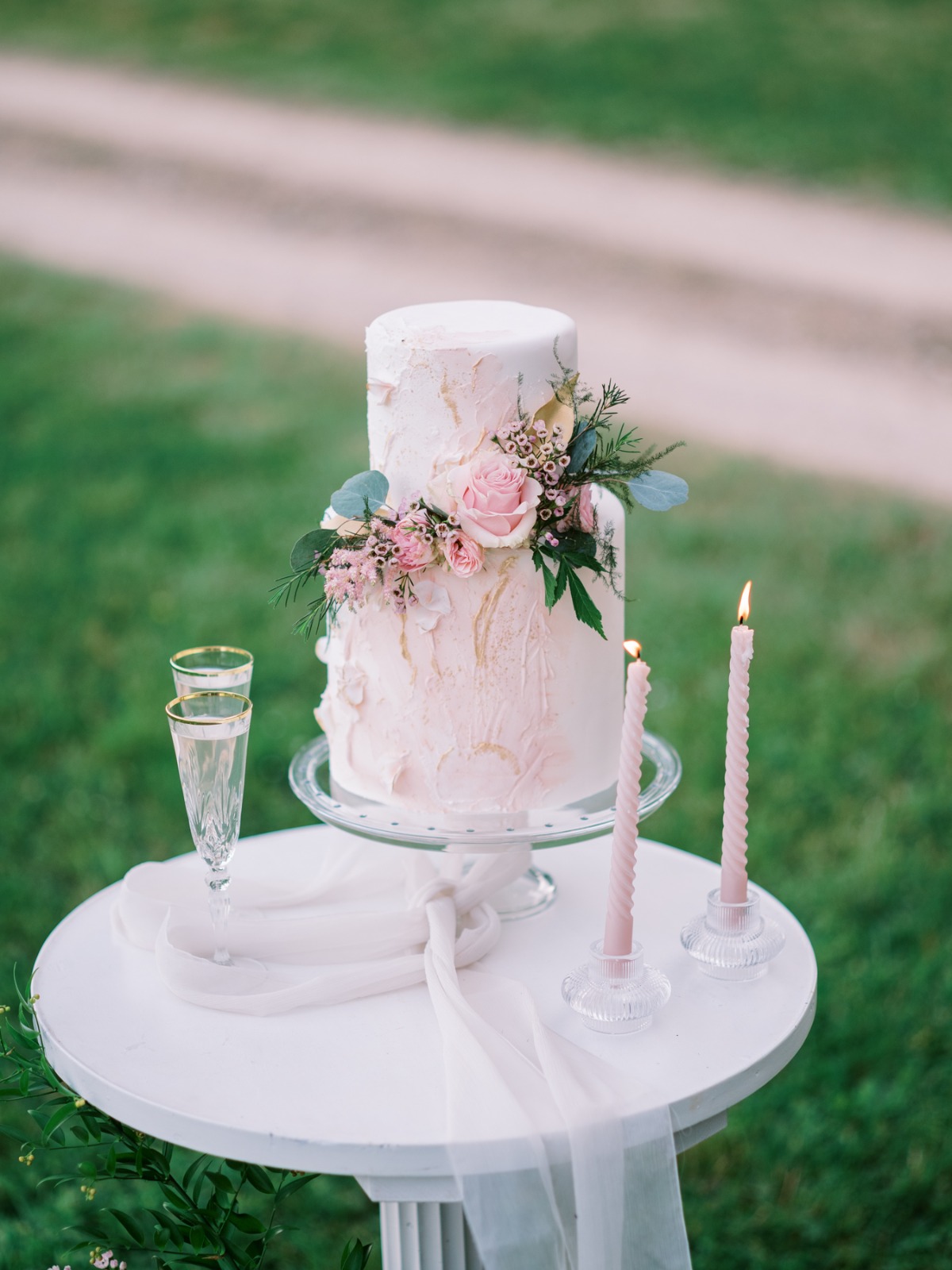 secret garden inspired wedding cake