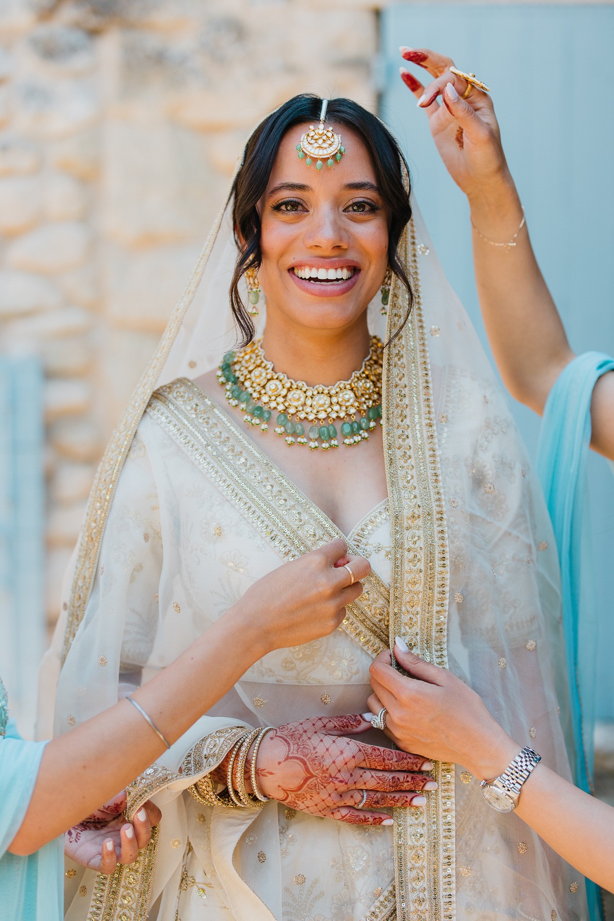 white and gold Hindi bridal outfit