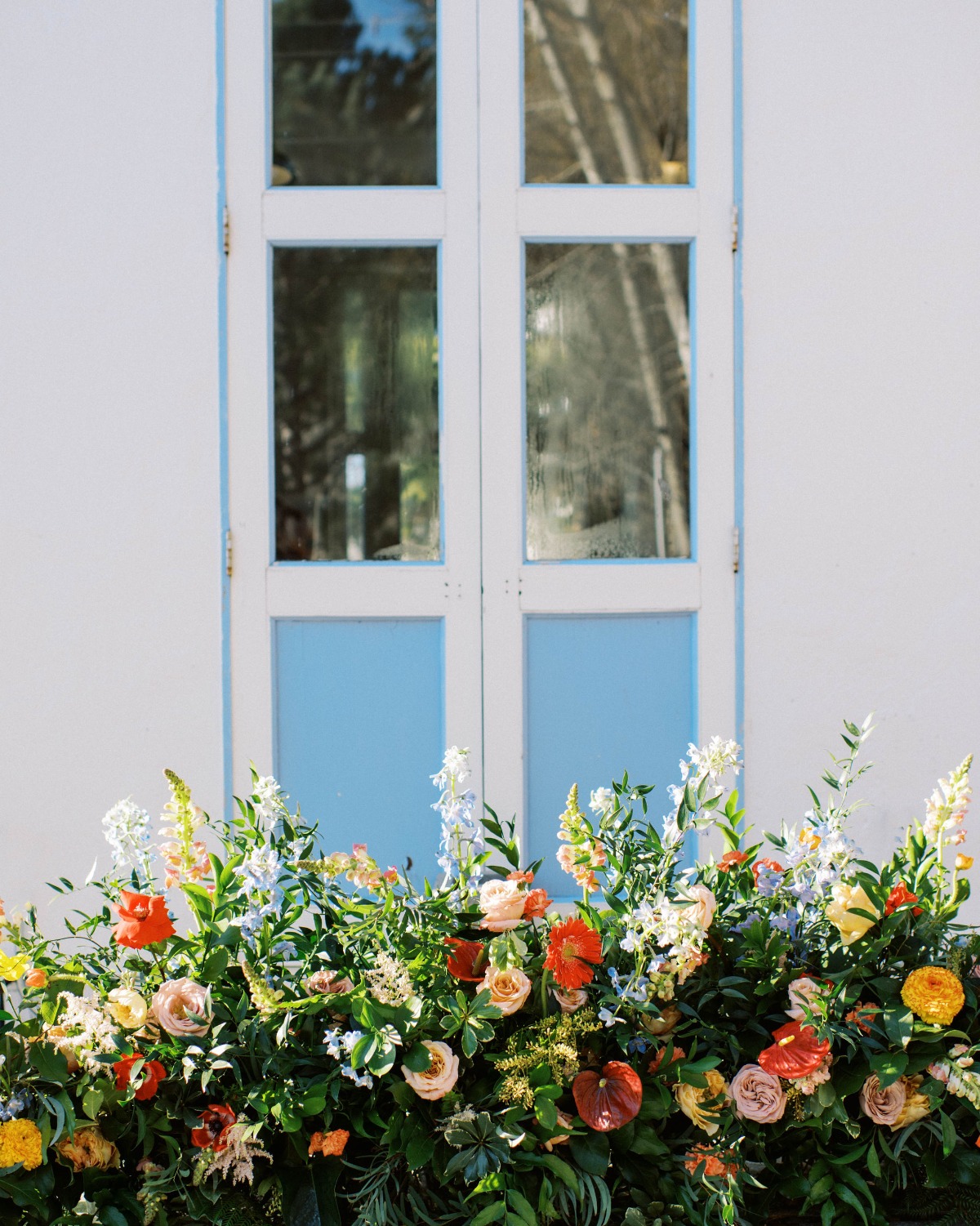 tropical and Mediterranean wedding flowers