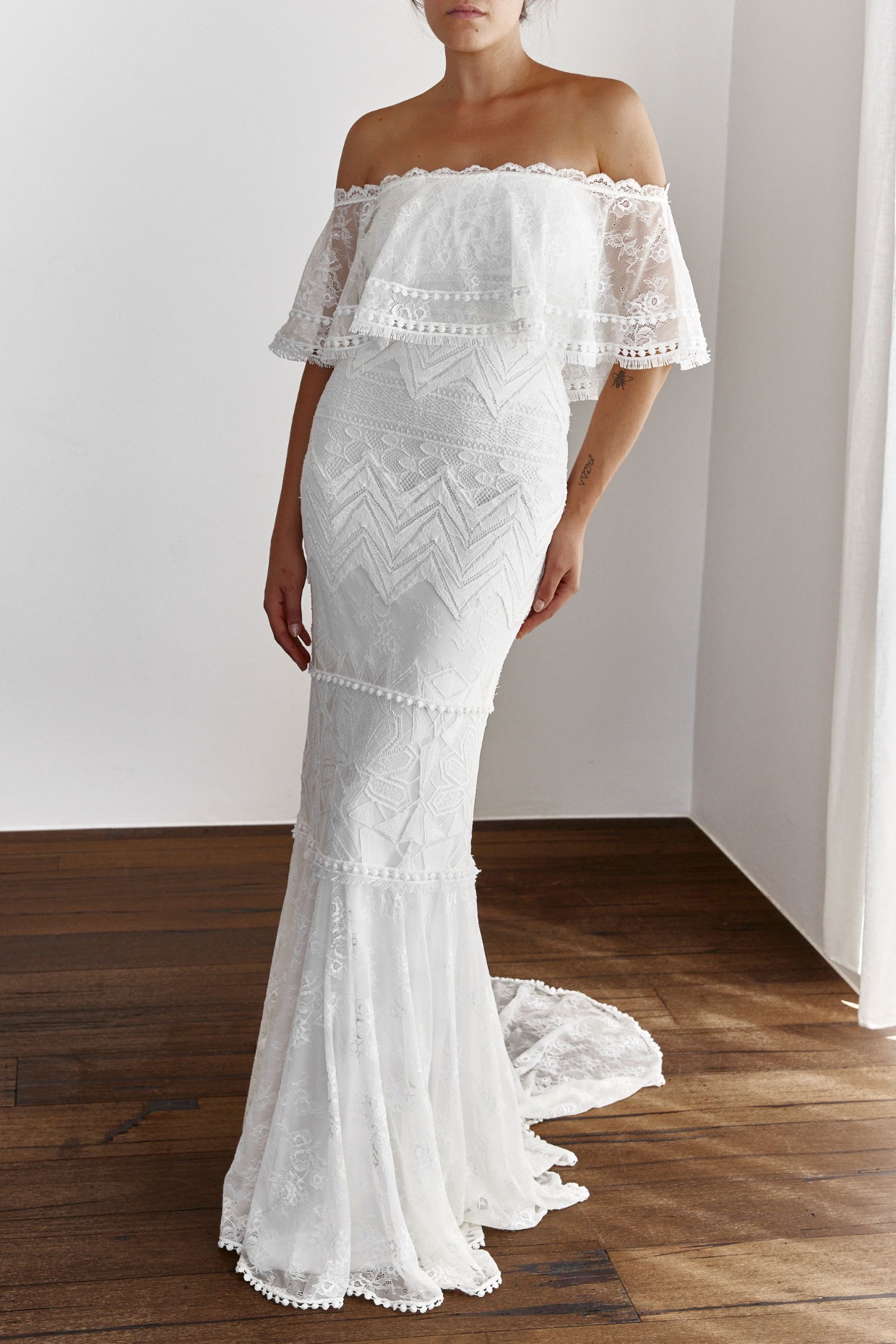 GRACE_LOVES_LACE_FINAL-CALL_EMANUELA-IVORY-1