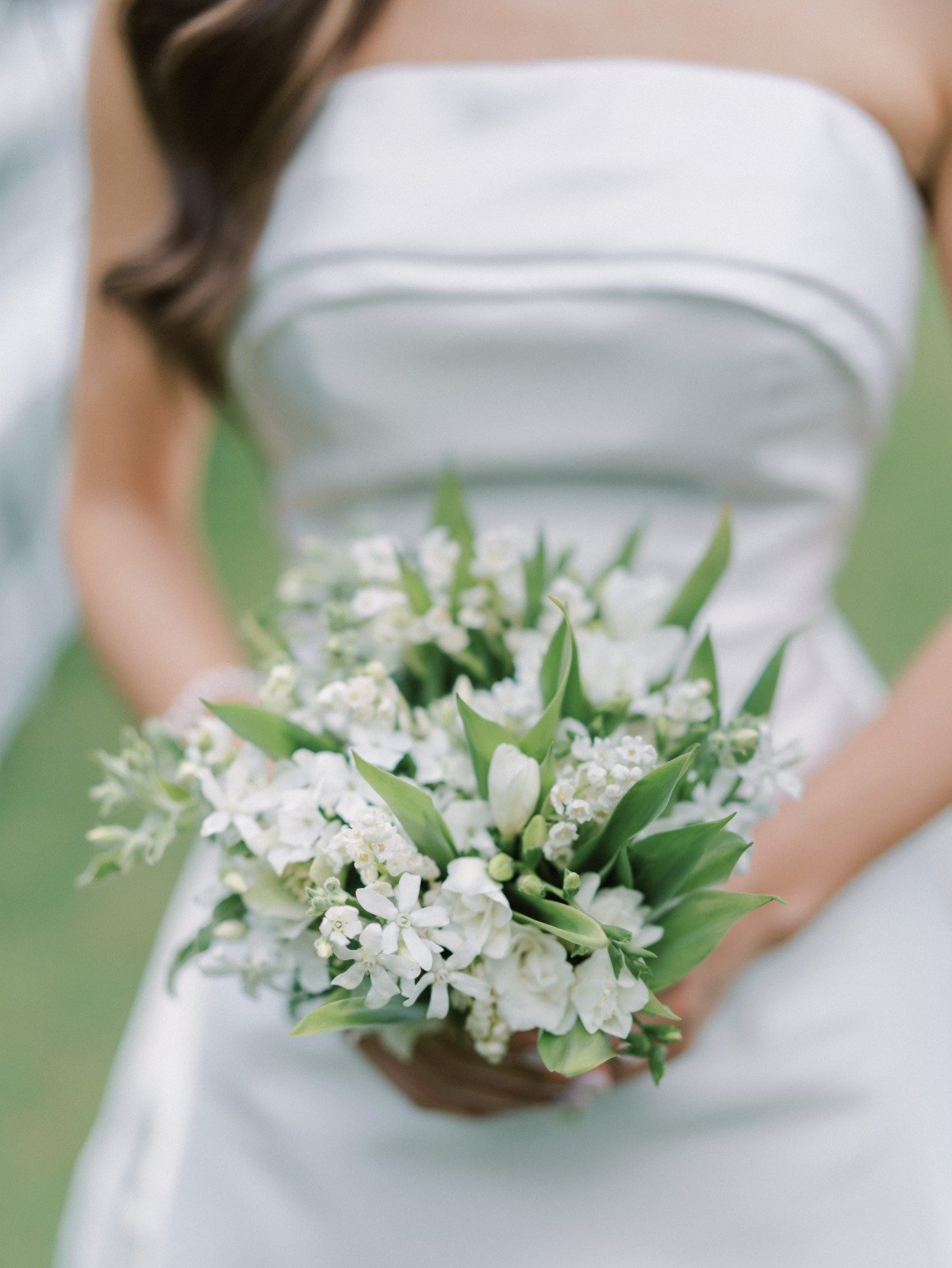 white Lilly of the valley wedding bouquet