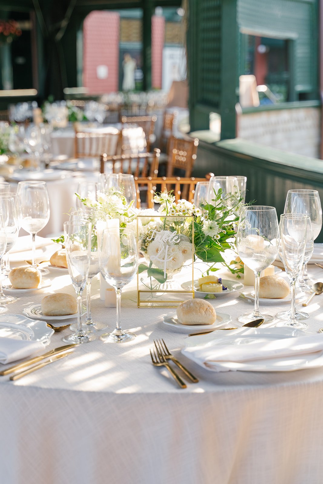 Modern gold wedding tables