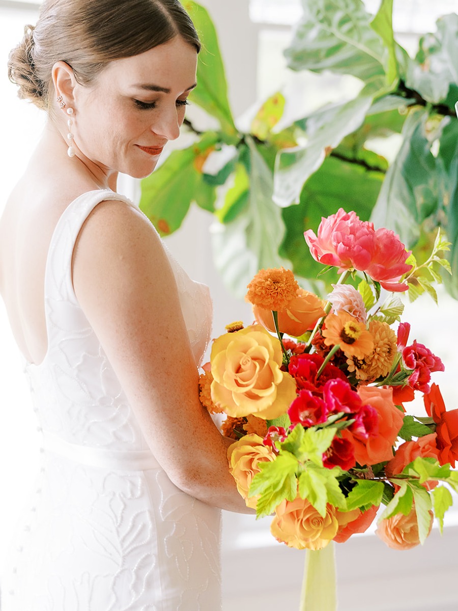 A neon Austin summer wedding designed around mixing and mingling