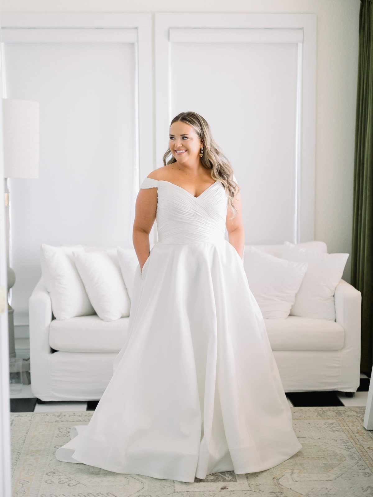 bride in A-line ballgown with pockets