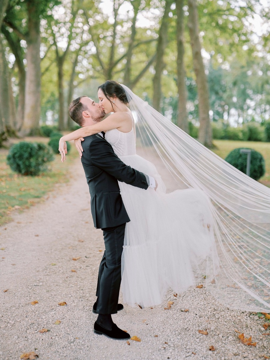  Black and White Destination Wedding at Chateau de Varennes