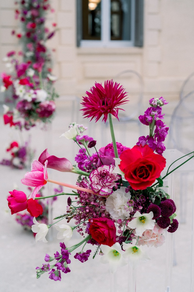 the-magnificent-magenta-chateau-trois-fontaines-provence-31