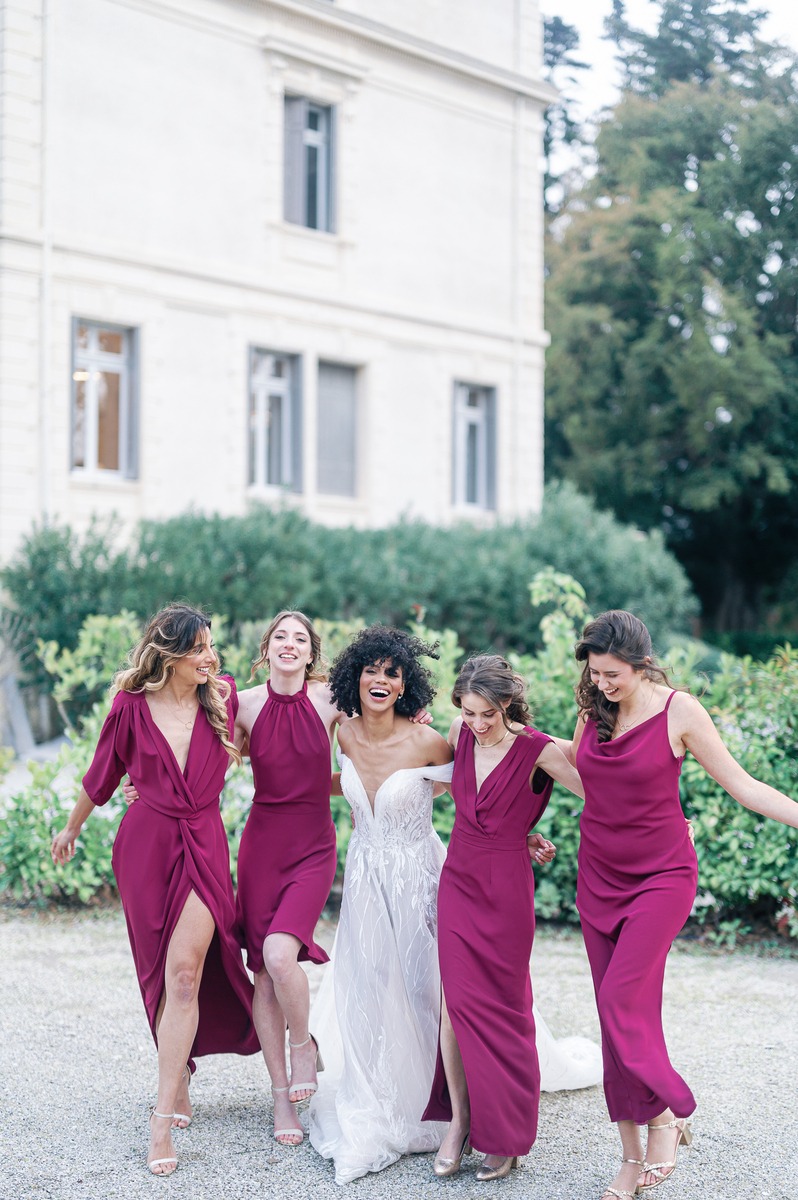 the-magnificent-magenta-chateau-trois-fontaines-provence-39