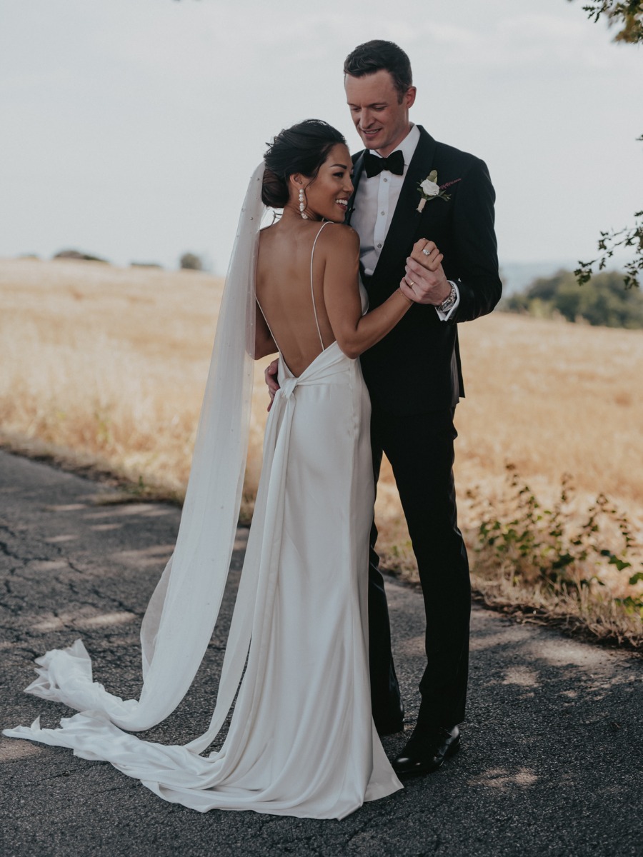 A Tuscan villa garden wedding that was timeless in its simple details