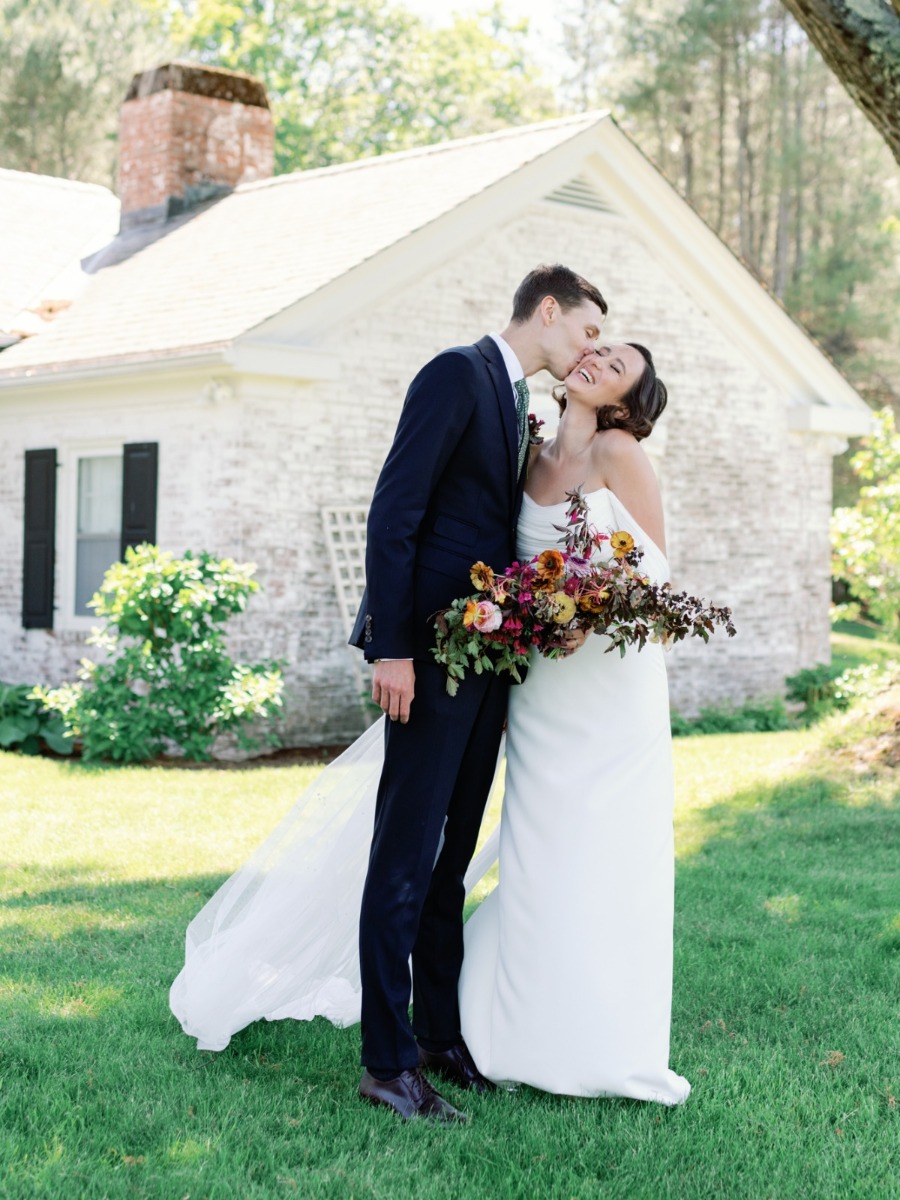 A chic & timeless wedding at the bride's childhood home 