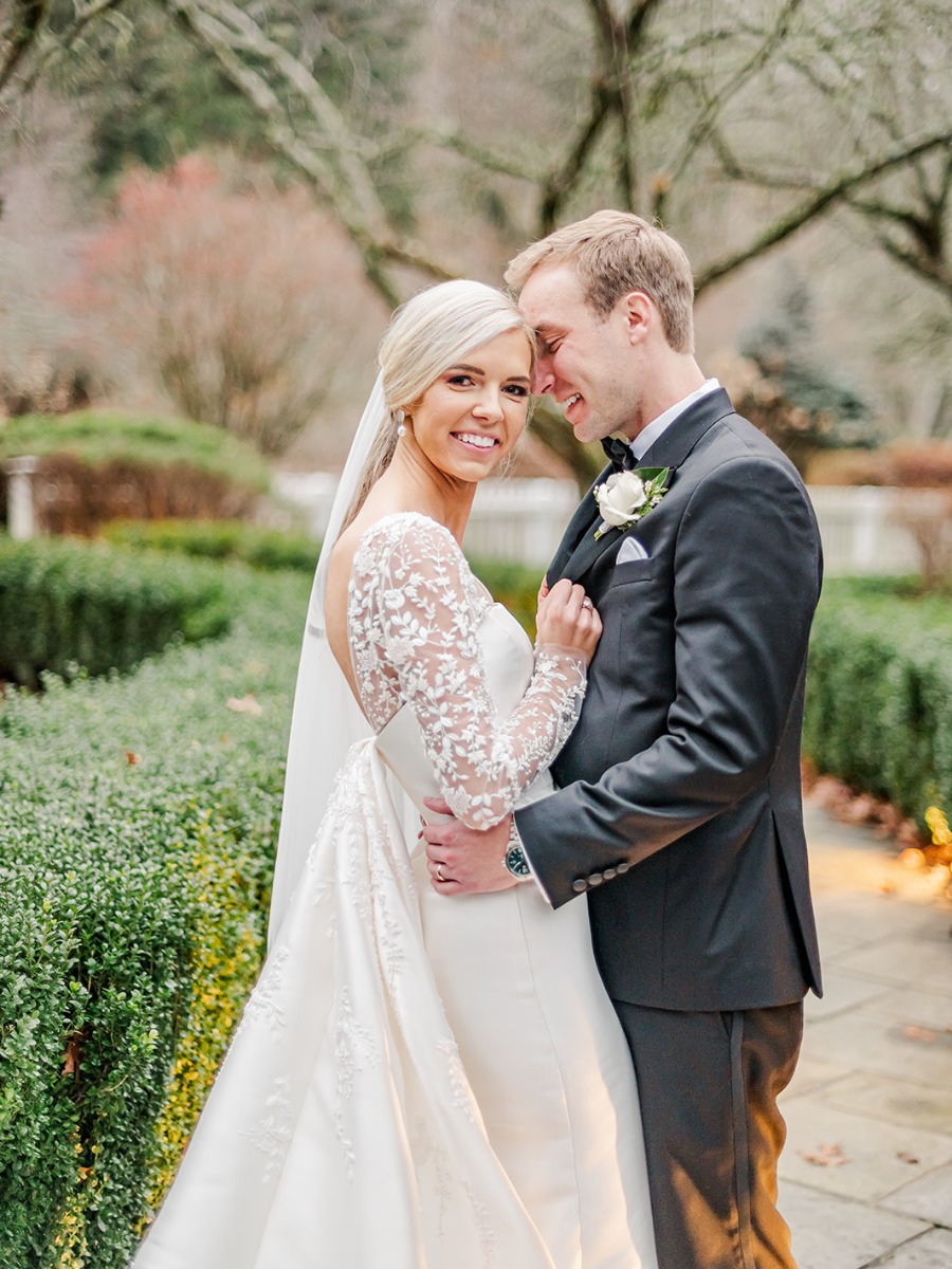 This romantic Southern wedding will dazzle you with its charm! 