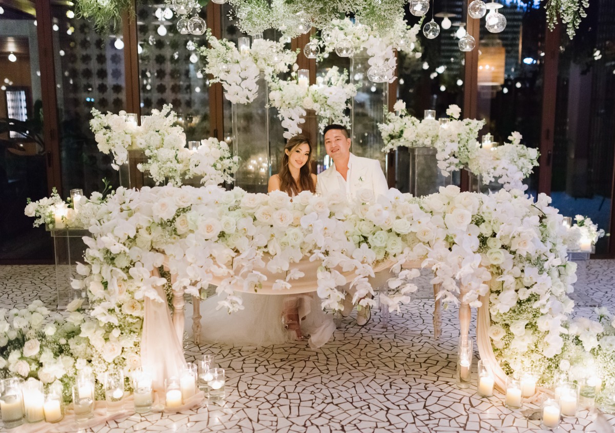 Cascading floral newlywed table 