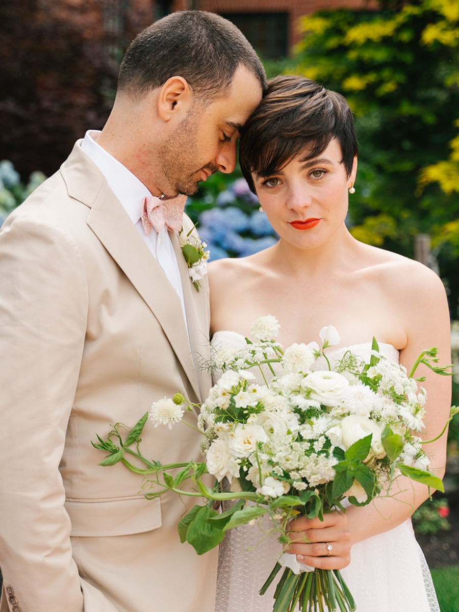 A vintage modern wedding at the International Tennis Hall of Fame