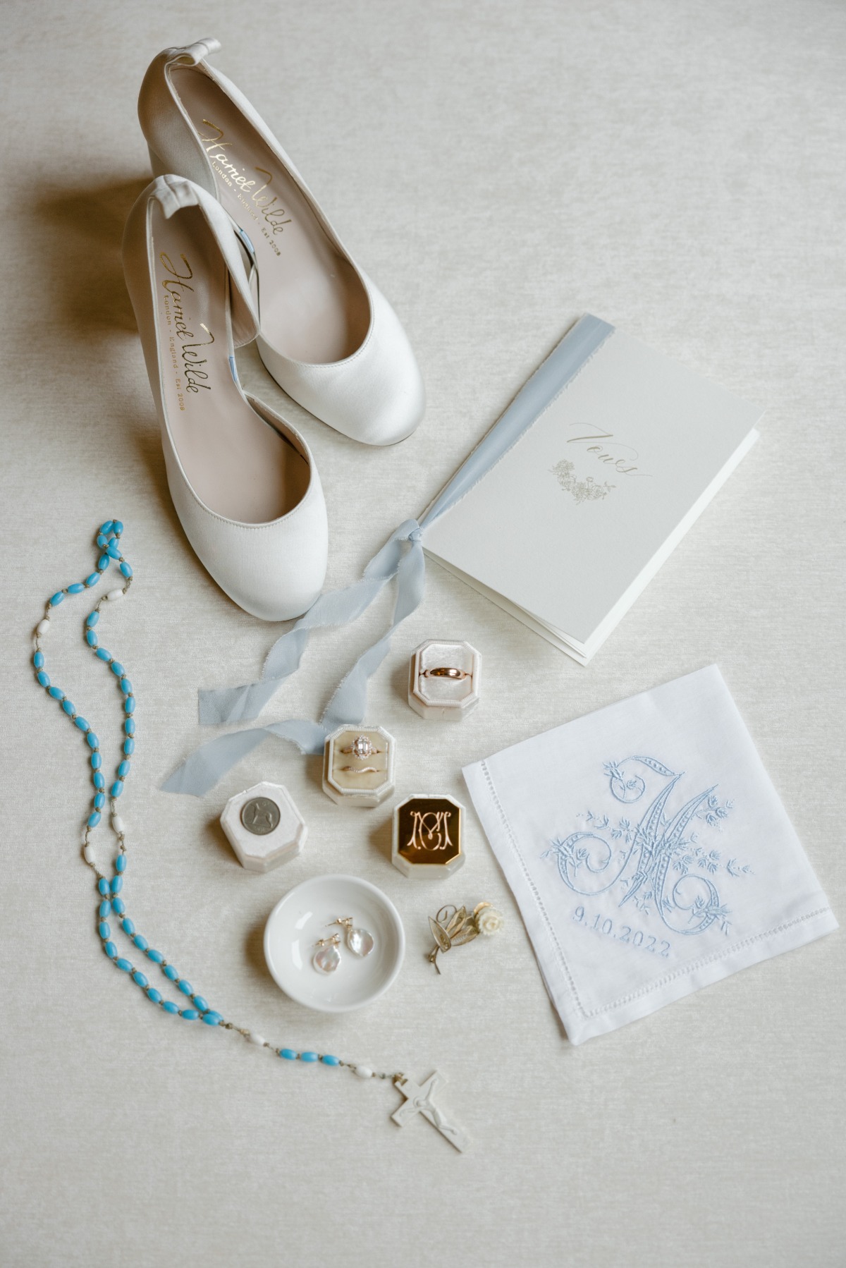 Blue and white bridal accessories 