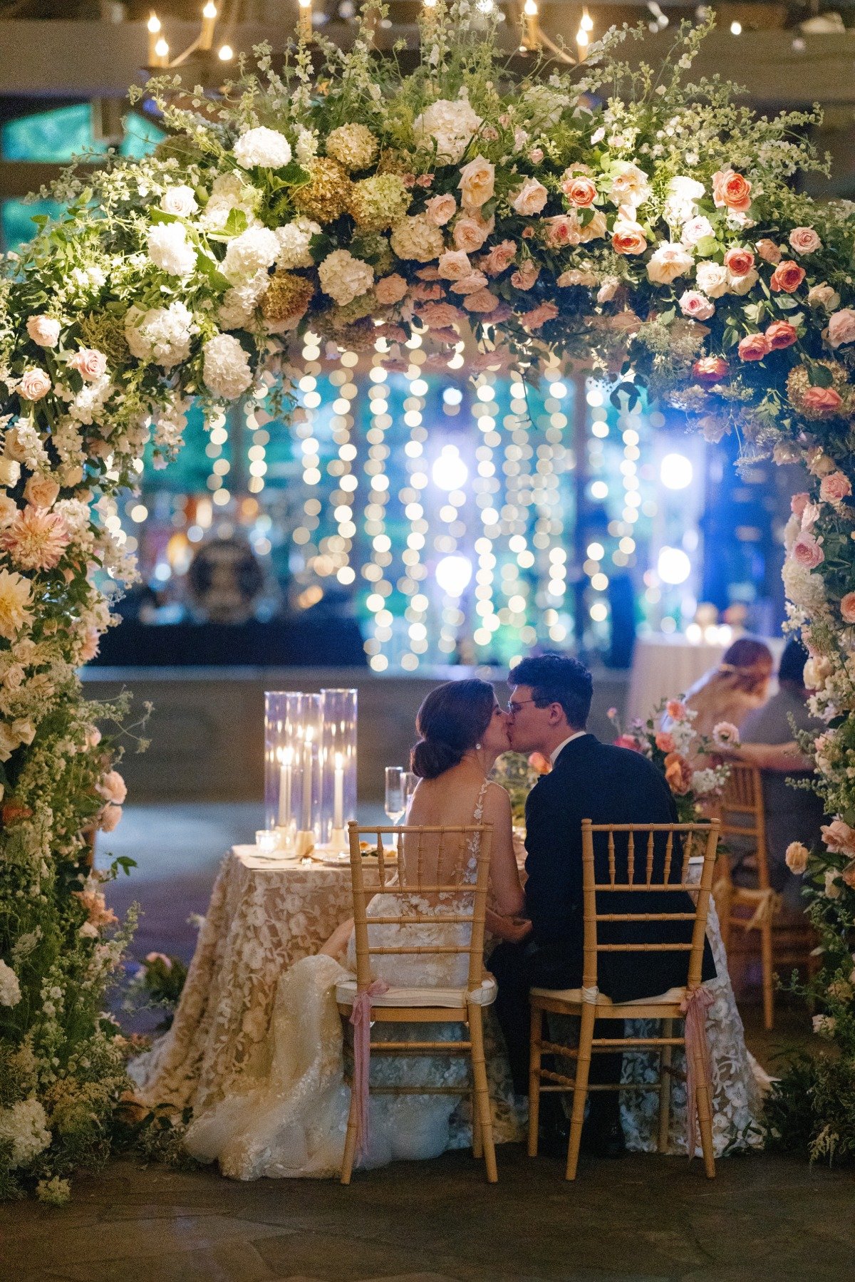 Ambiant floral wedding reception 