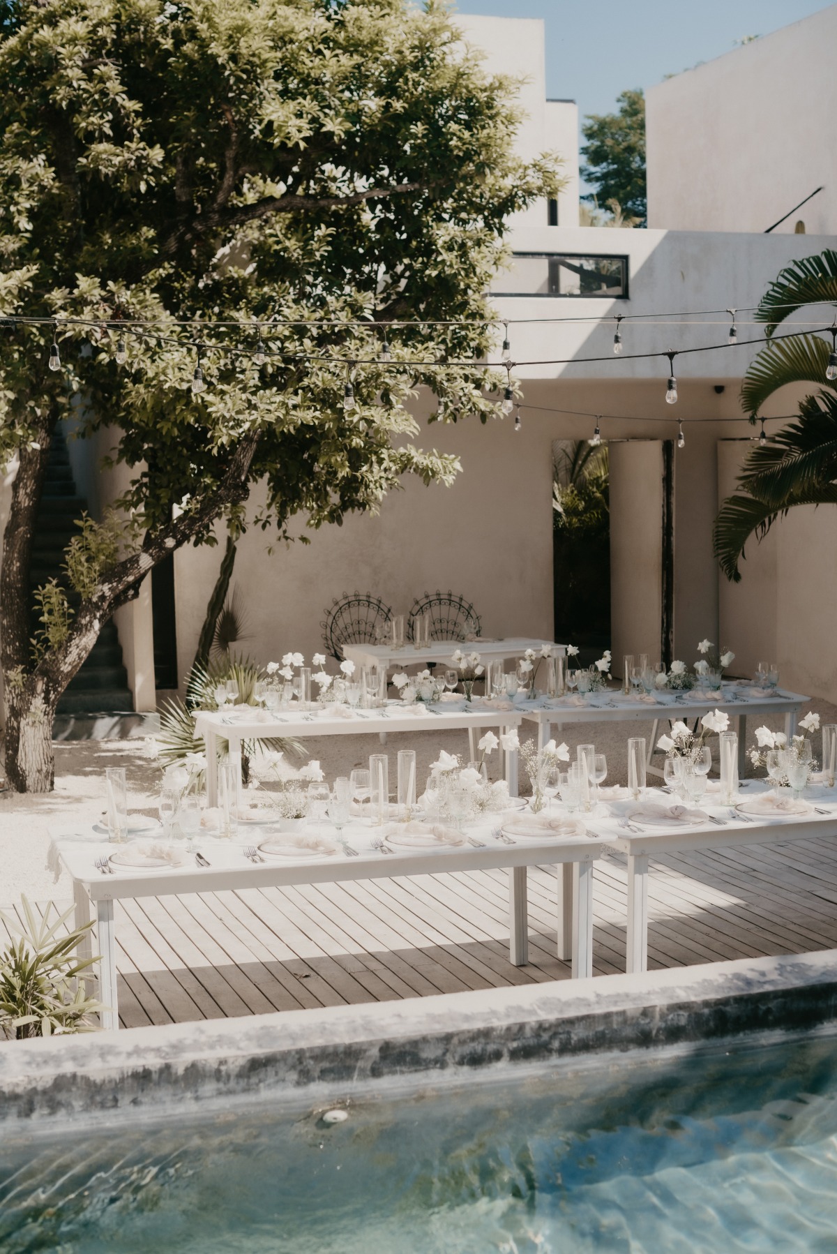 Tropical villa minimalist reception design