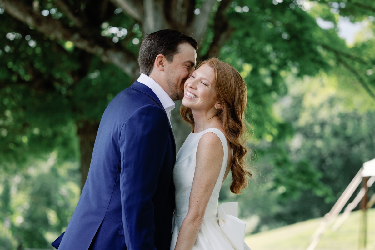 Classic bride and groom at Vermont estate 