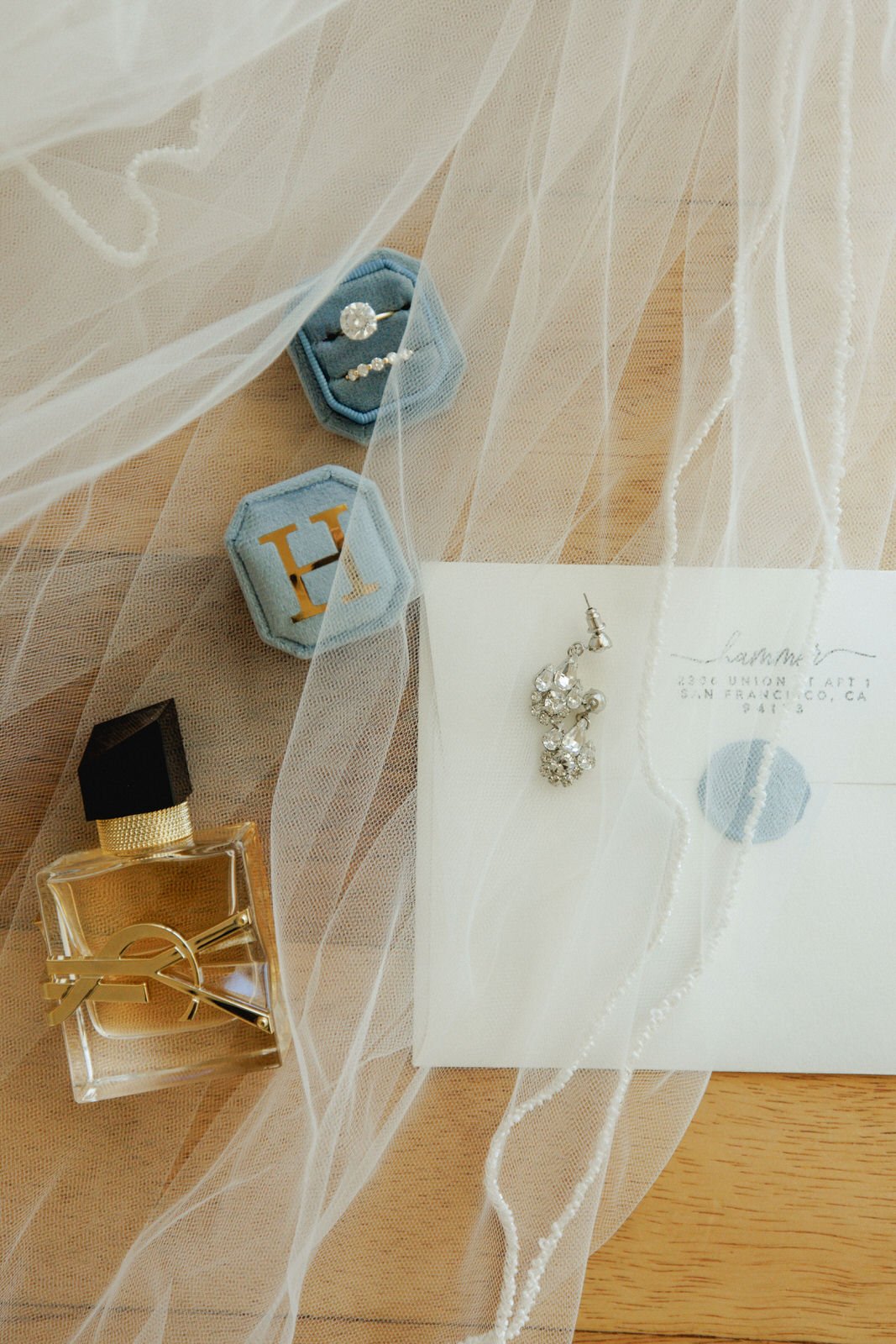 Elegant bridal accessories 