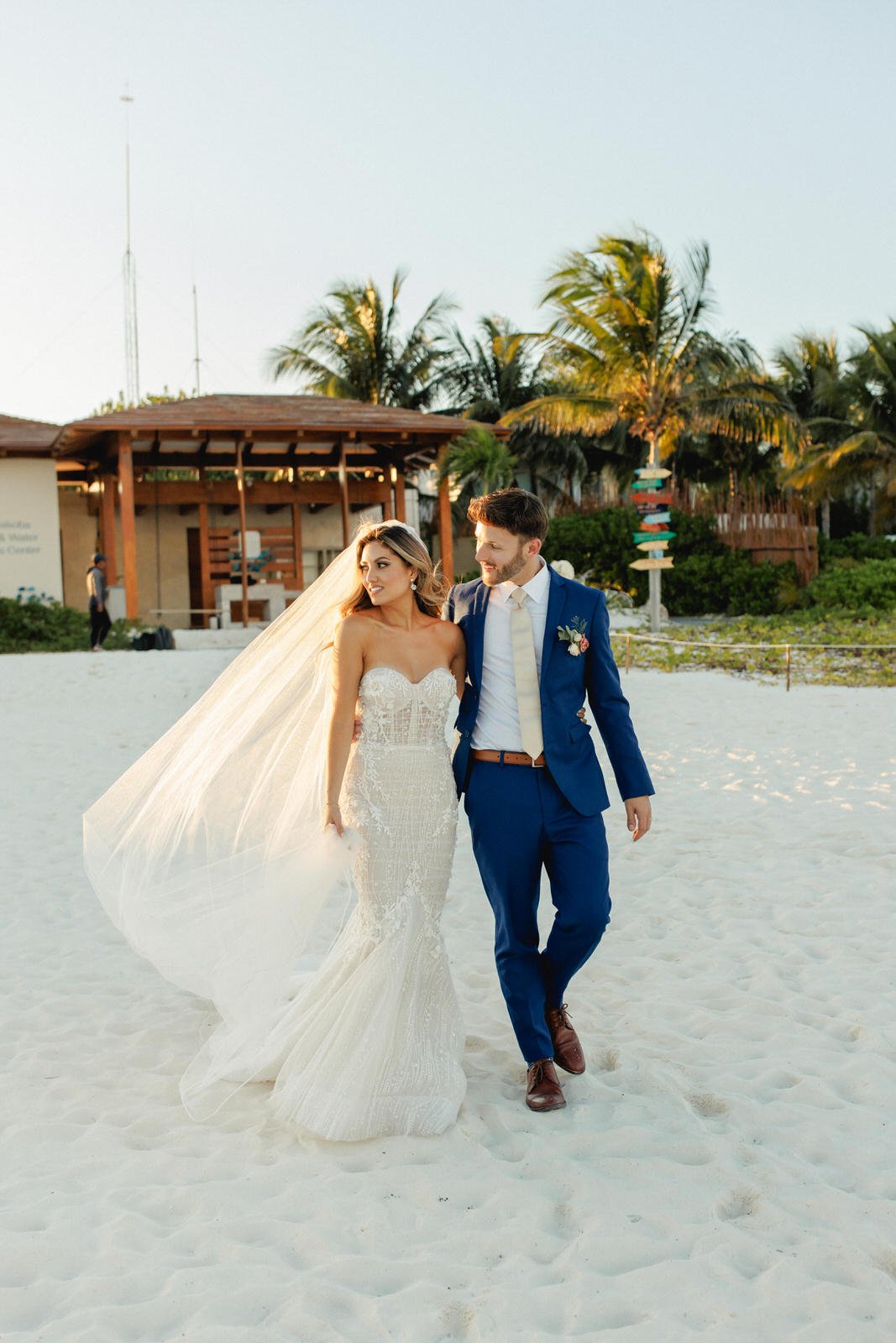 Bride and groom on Mexican beach 