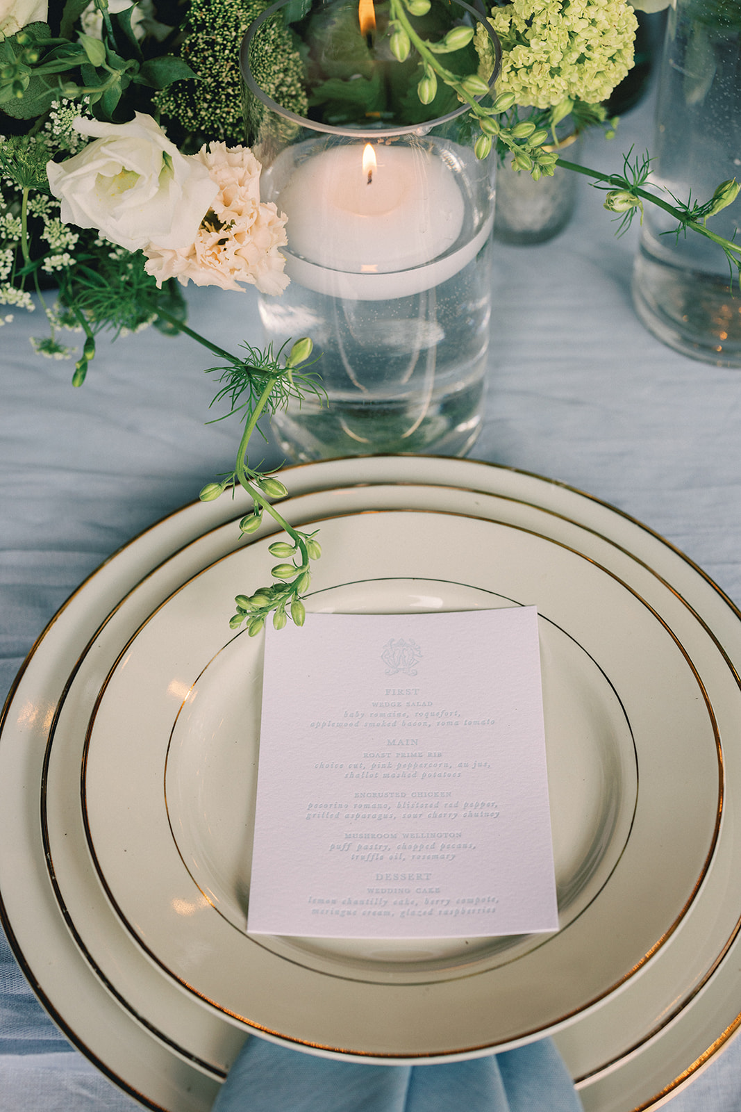 gold-rimmed placesettings