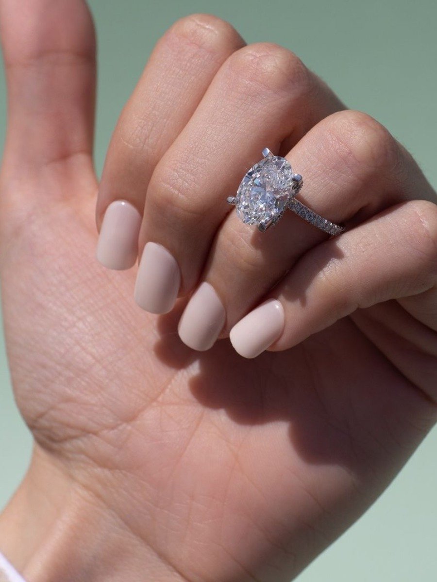 BIG is in and we're obsessed with these big bling engagement rings