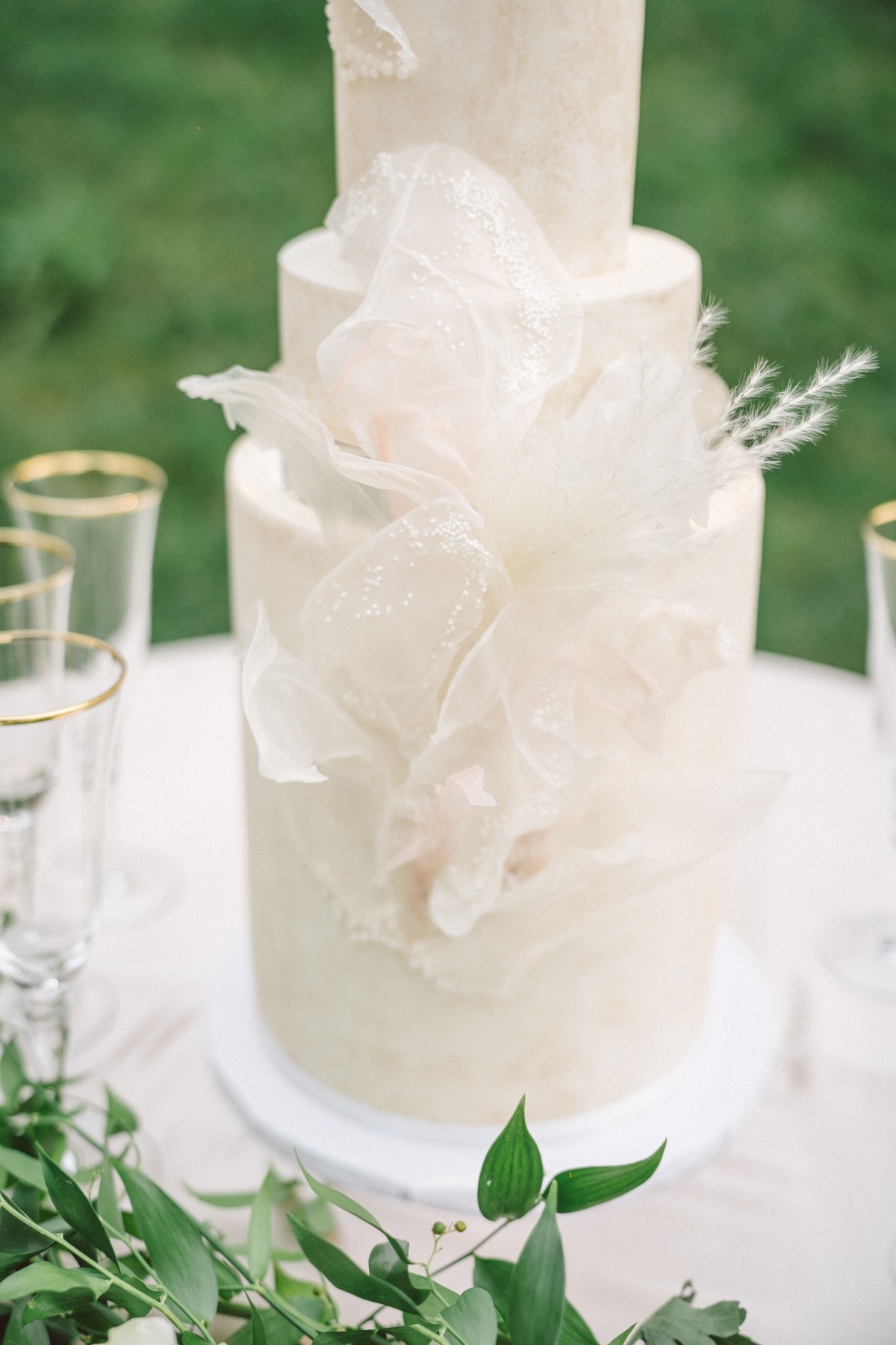 Silk detail wedding cake 