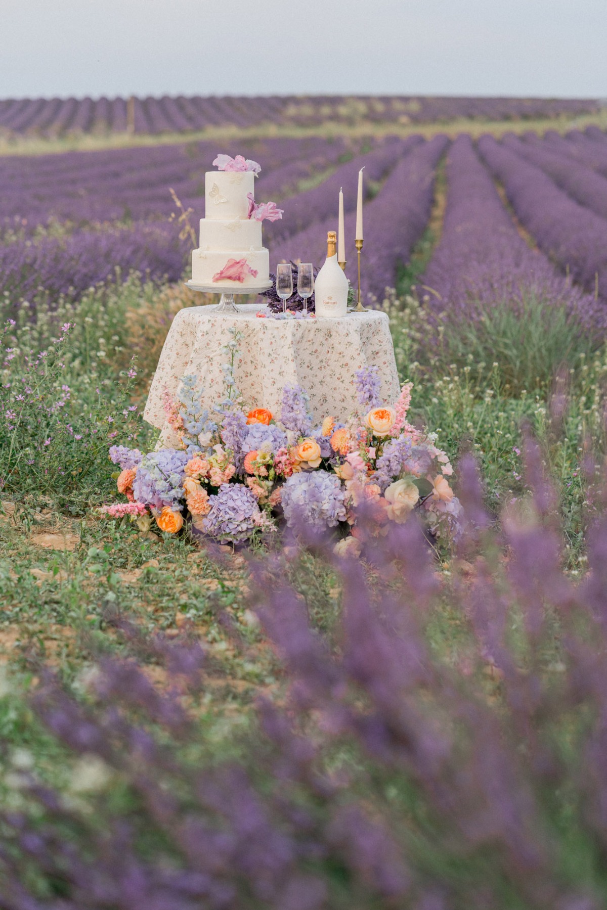 a-love-story-to-remember-purple-elopement-at-the-lavender-fields-of-provence-60