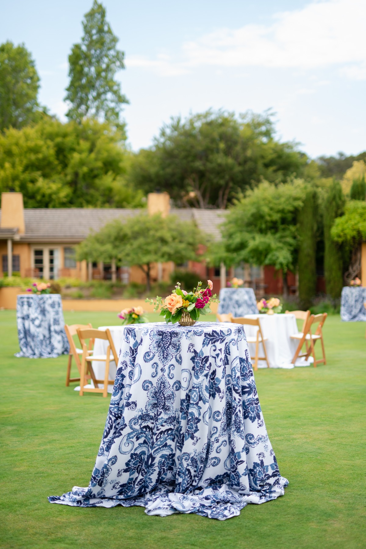 chinoiserie table linens