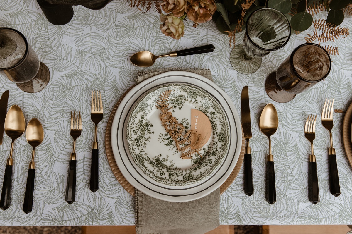 jungle-themed placesettings