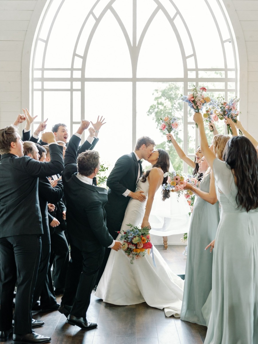 This Texas bride created a spring wildflower wedding full of color