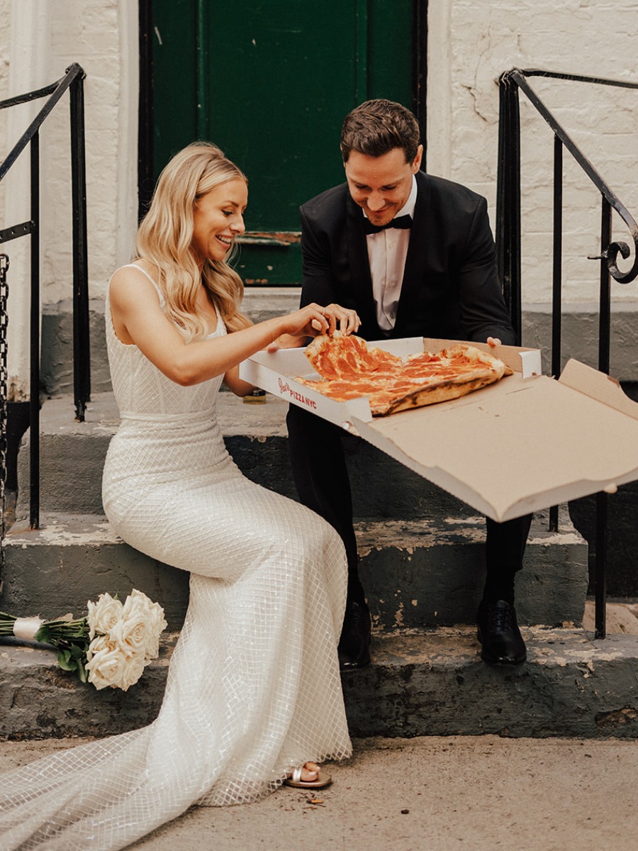 This couple traveled from the UK to get married in NYC