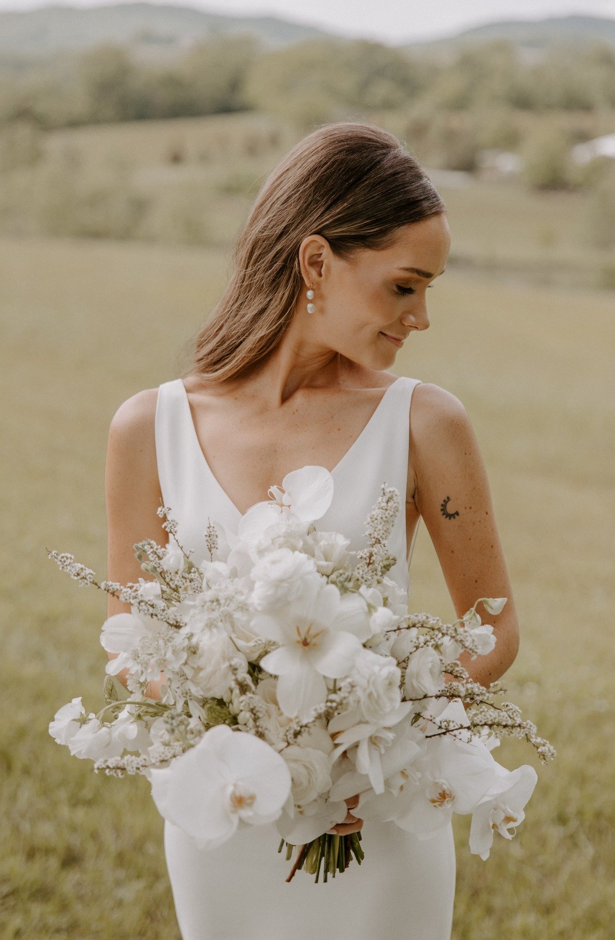 all-white bridal bouquet