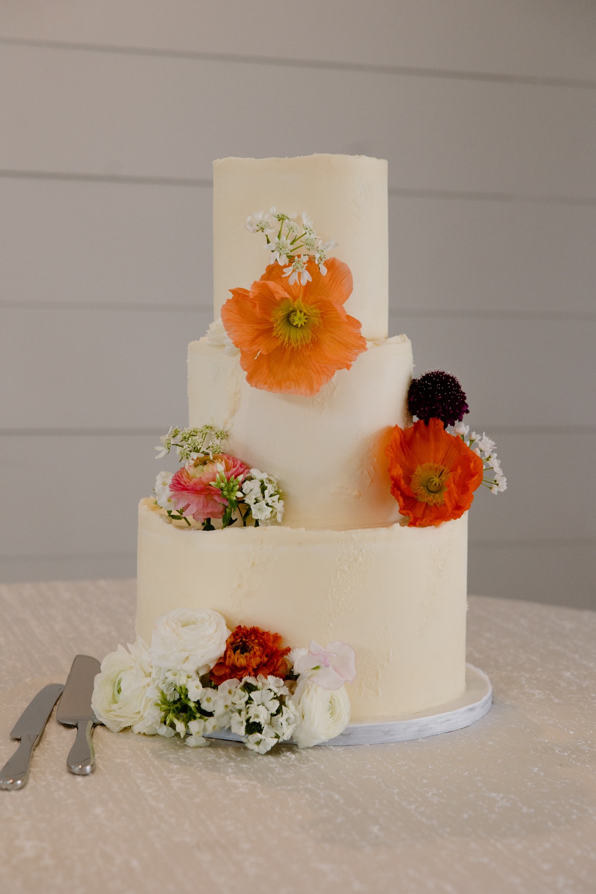 pop of color wedding cake