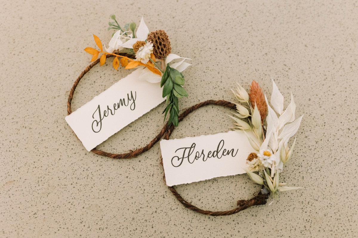 customized dried flower name cards