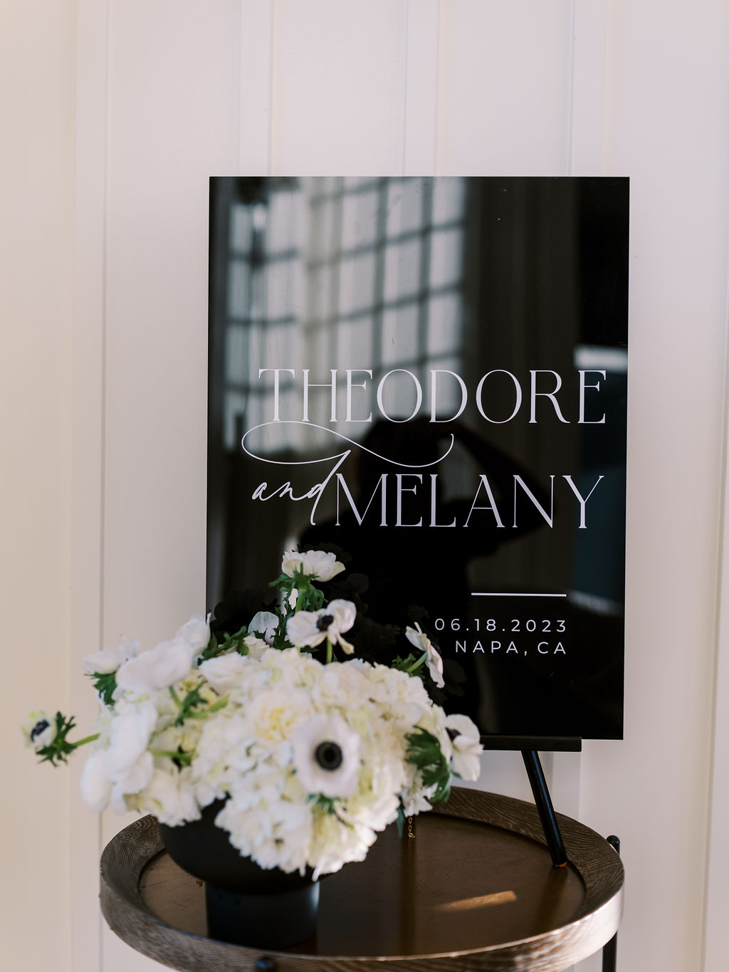 Monochrome glossy wedding welcome sign 