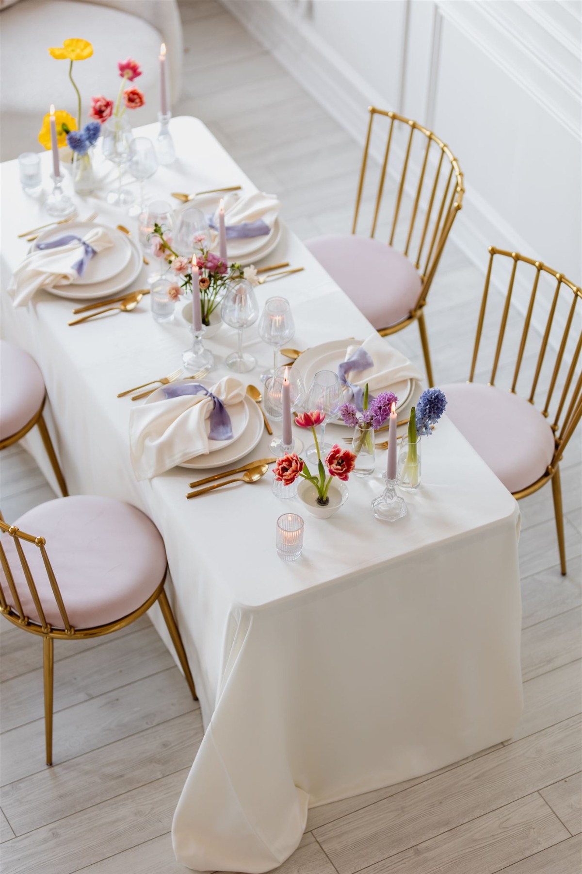 Modern lavender and colorful reception table 