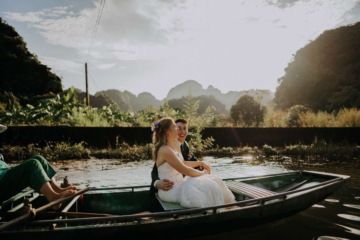 Wedding rowboat in Vietnam 