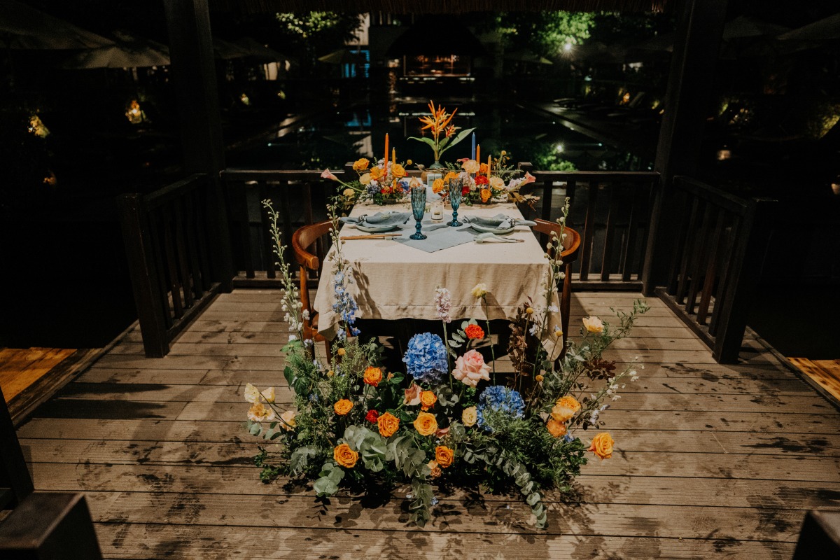 Tropical floral sweetheart table 