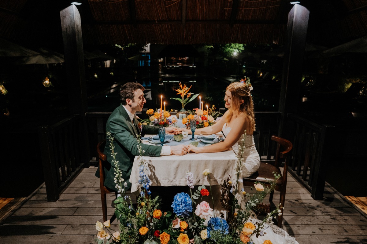 Romantic tropical sweetheart table