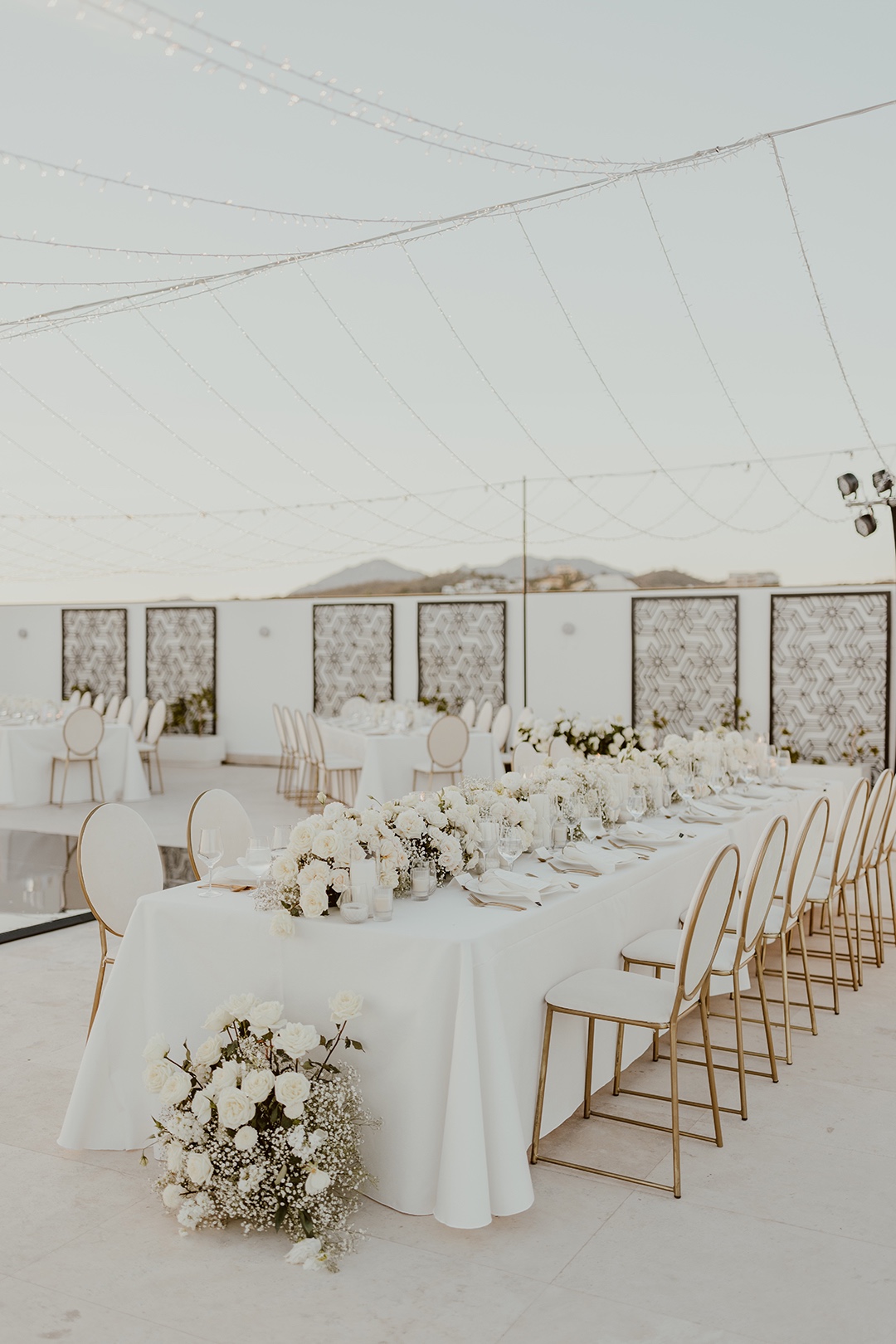Classically elegant white and gold reception 