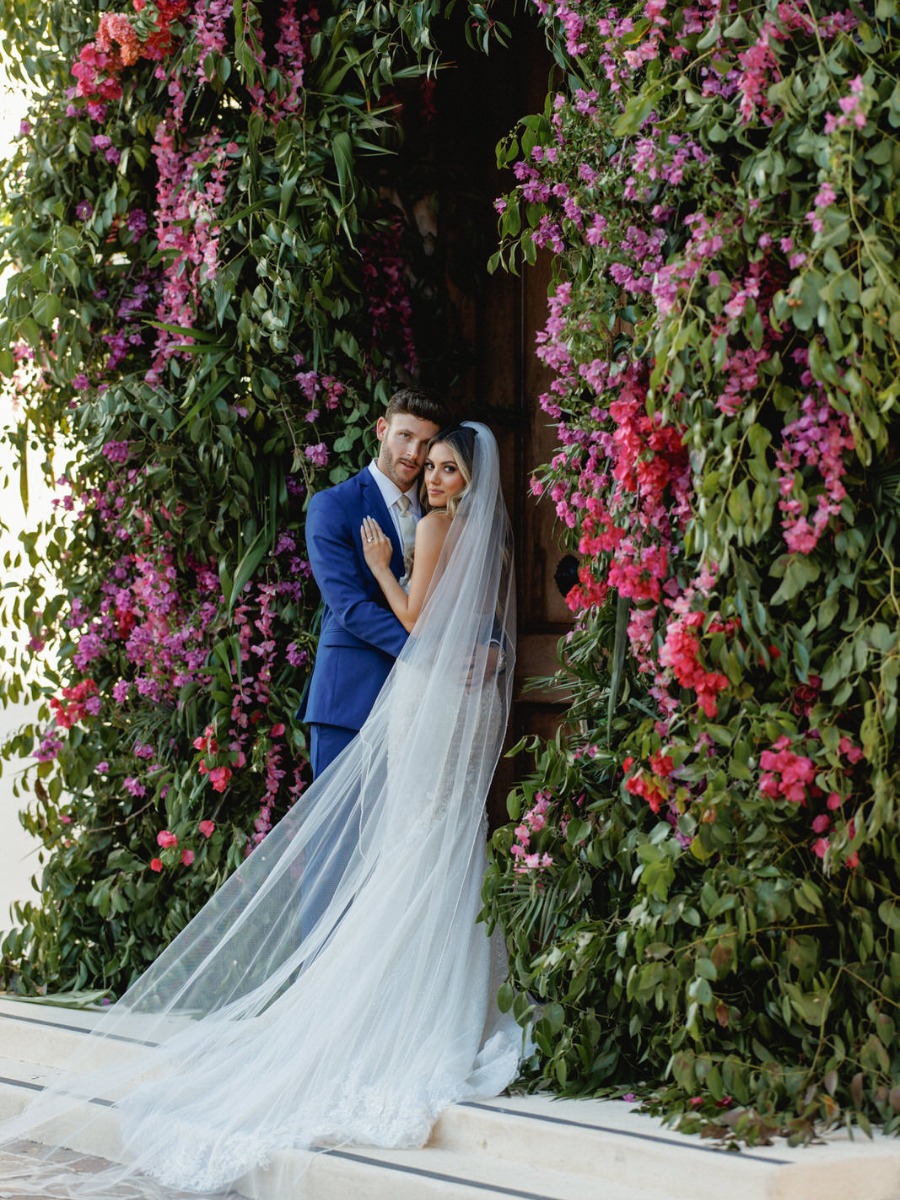 A tropical Riviera Maya wedding full of vibrant color