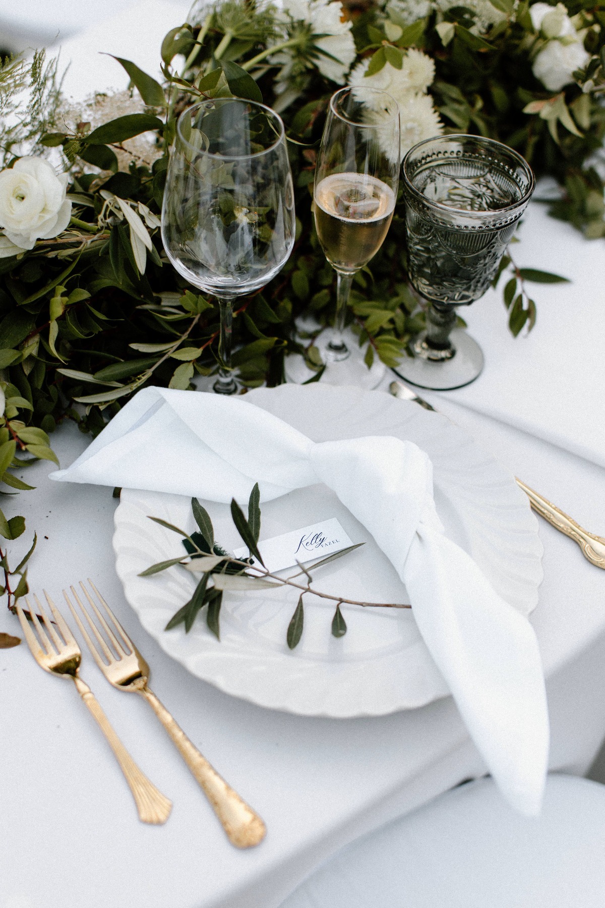 white, gold, and sage wedding tablescape