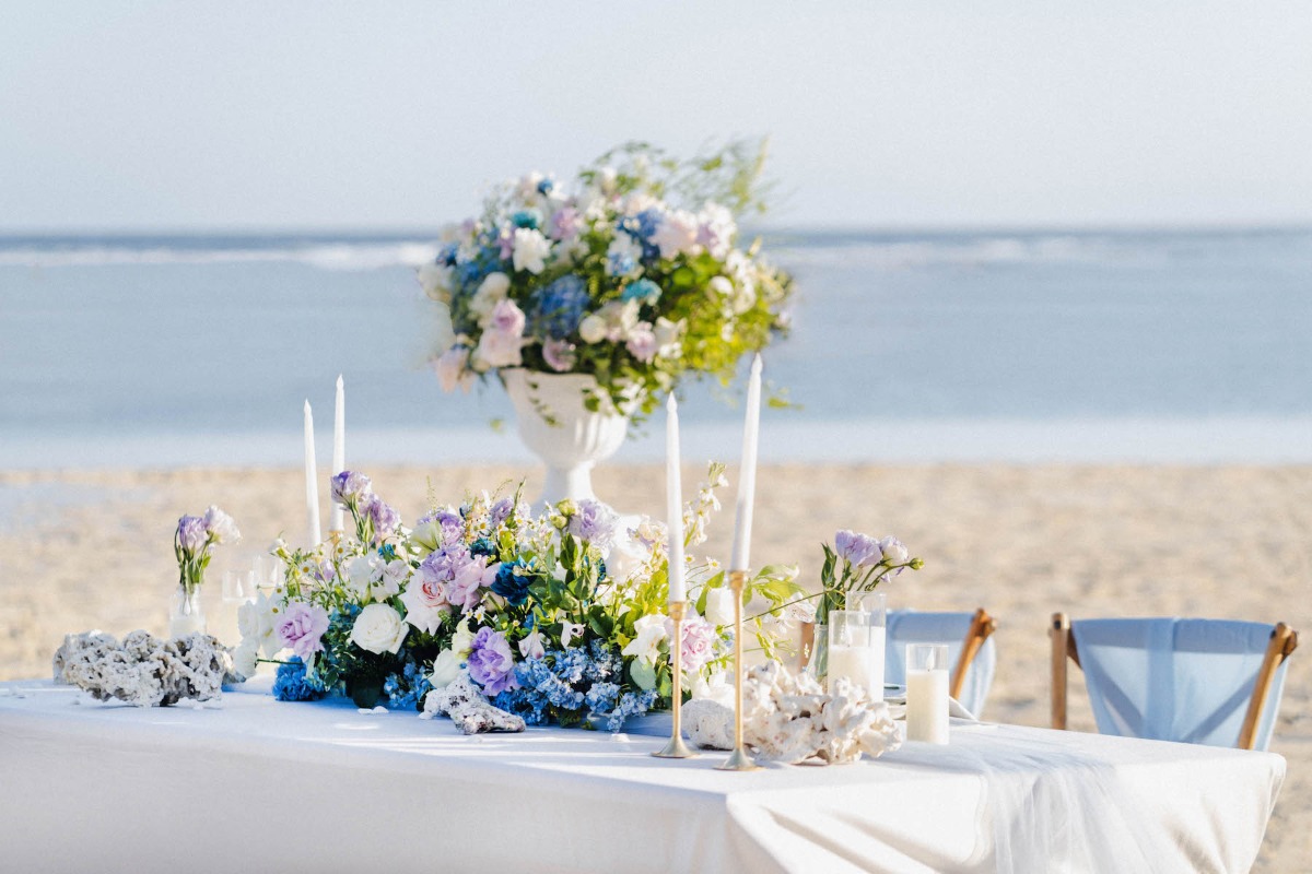 periwinkle and white wedding flowers
