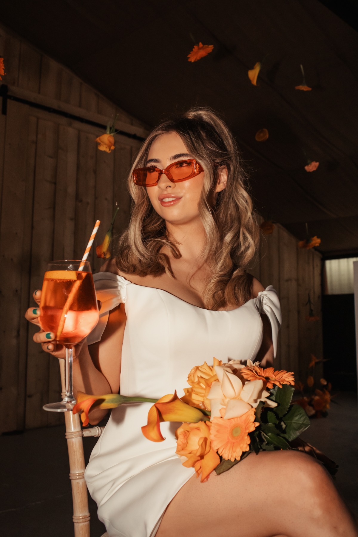 Modern bride with summer cocktail 