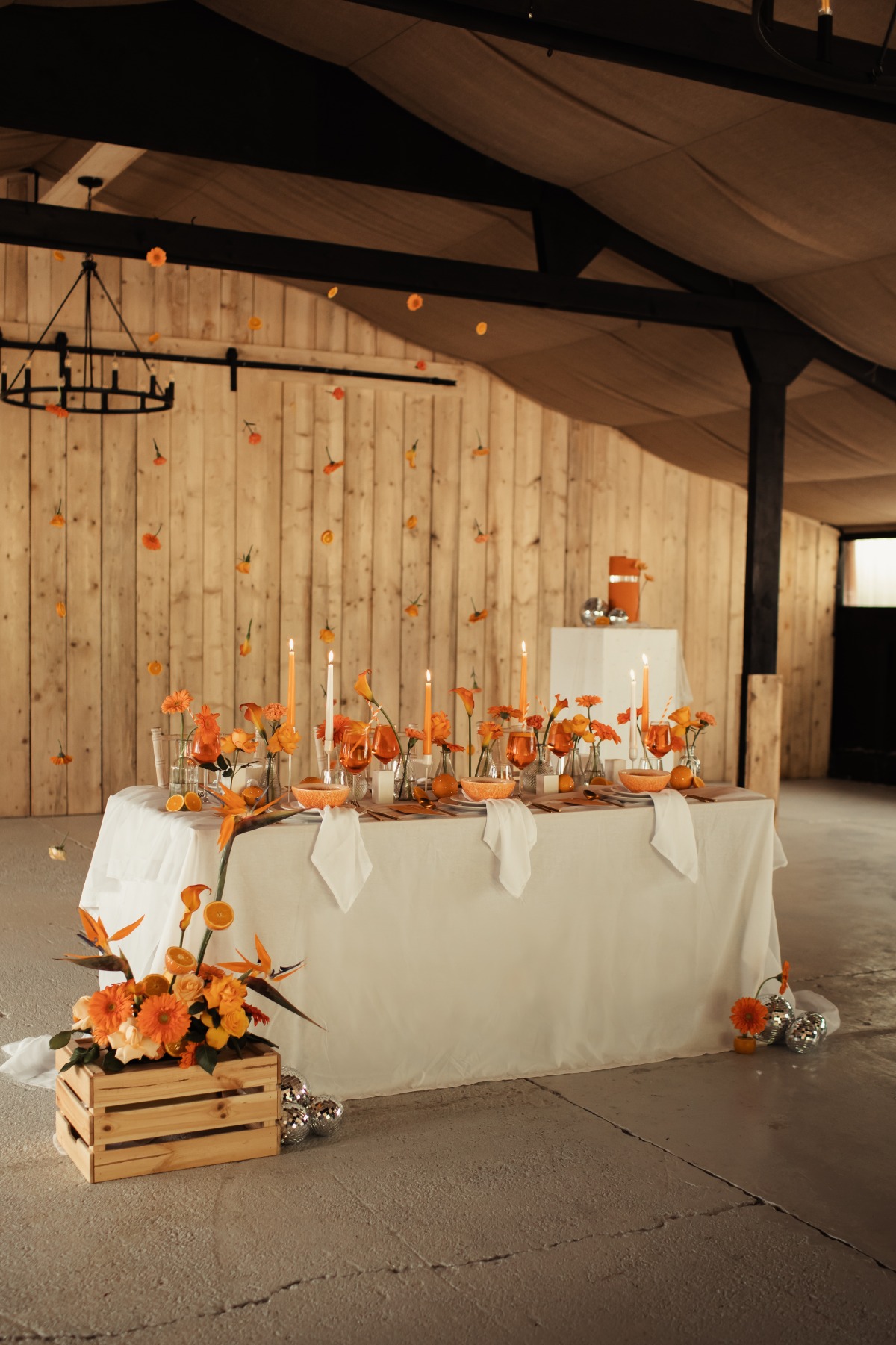 Modern citrus wedding reception 