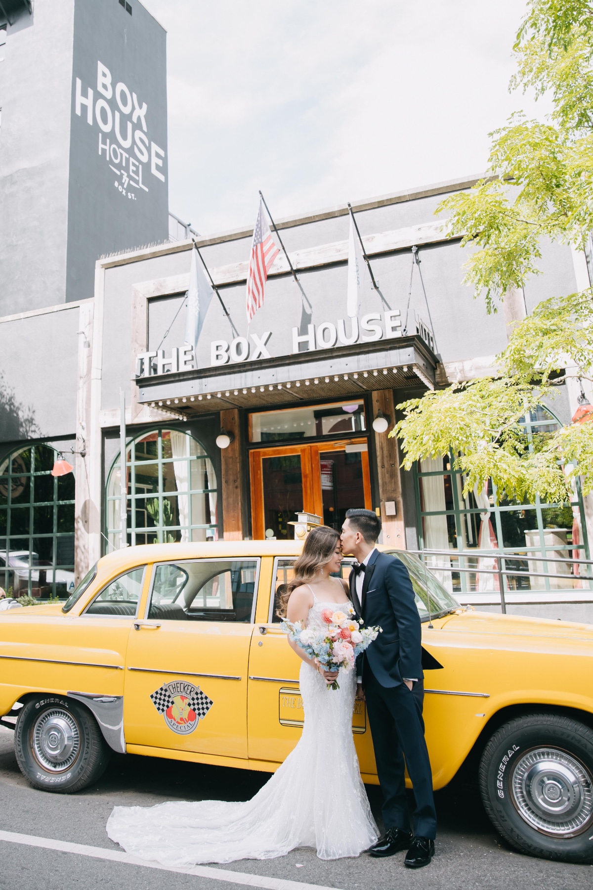 A New York City rooftop was a chic venue for this modern floral wedding